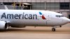 Pasajeros demandan a American Airlines tras ser sacados del avión por presunto olor corporal