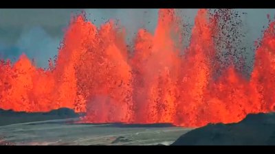 Impresionante: captan en video la increíble erupción de lava en un volcán