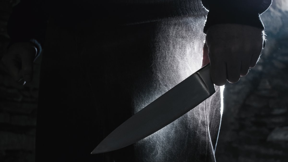 Hombre es apuñalado en el cuello tras supuesta discusión por un terreno