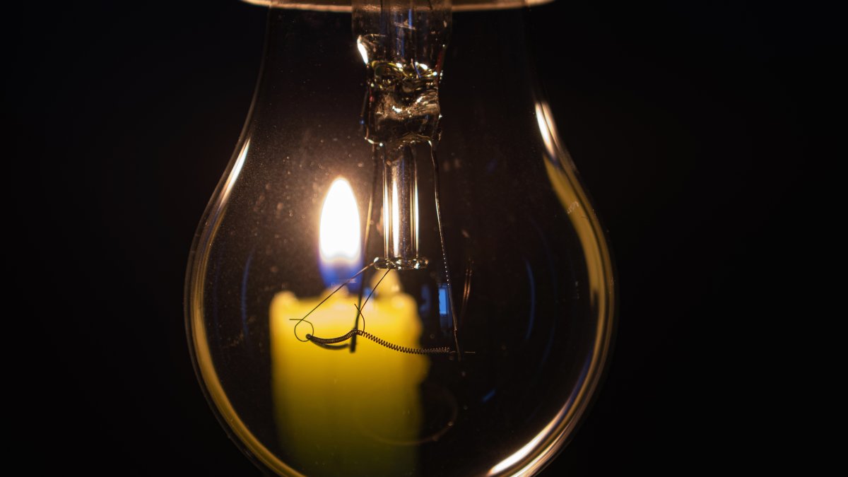 Más de 200 mil clientes se quedan sin luz por problemas de generación