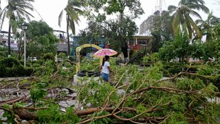 John se convirtió en un huracán de gran intensidad en cuestión de horas y tocó tierra el lunes cerca de Acapulco.