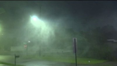 Bahía de Tampa siente la furia del huracán Milton