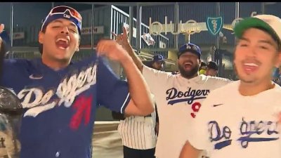 Fanáticos celebran espectacular victoria de los Dodgers