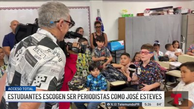 Estudiantes se visten como José Esteves en el Día de las Profesiones