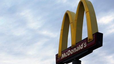 Brote de E. coli en McDonald’s vinculado a cebollas crudas