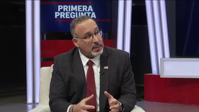 Primera Pregunta: Secretario de Educación federal