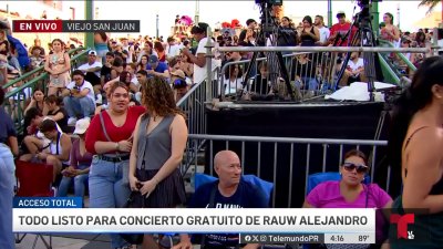 Cientos llegan desde temprano a la Plaza del Tótem para ver a Rauw Alejandro