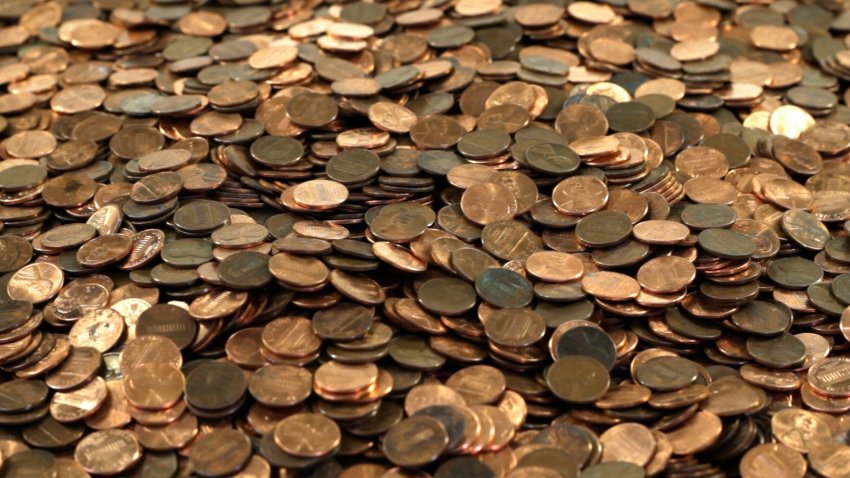 Trump ordena al Tesoro dejar de fabricar nuevos centavos