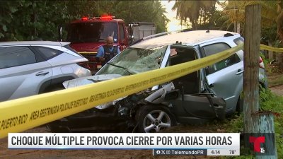 Aparatoso accidente con cuatro carros en Loíza