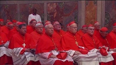 Dos de los cardenales que suenan más durante la elección del nuevo Papa