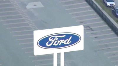 Ford llama a revisión cerca de 1 millón de autos por falla en cámara trasera