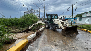 Limpian zonas inundadas en Yabucoa