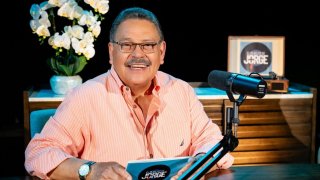 Jorge Rivera Nieves en el set de "El Playlist de Jorge".