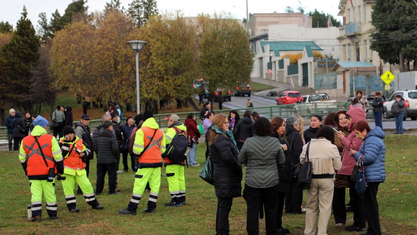 People take to the streets in Punta Arenas, Chile, on May 2, 2025, after a major 7.5-magnitude earthquake struck in the Drake Passage, the body of water separating South America and Antarctica. The US Geological Survey (USGS) said the quake struck in the Drake Passage at a shallow depth of 10 kilometers (6.2 miles), 219 kilometers from the city of Ushuaia in Argentina and a similar distance from the Chilean town of Puerto Williams. (Photo by Tomas GUTIERREZ / AFP) (Photo by TOMAS GUTIERREZ/AFP via Getty Images)