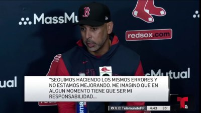 Frustrado Alex Cora ante pobre desempeño de su equipo