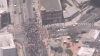 En vivo: Decenas de personas se reúnen para el tercer día de protestas en Los Ángeles