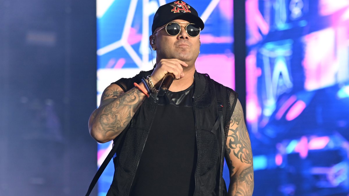 Wisin anuncia la creación de la "Universidad del Perreo" para preservar el legado del reguetón