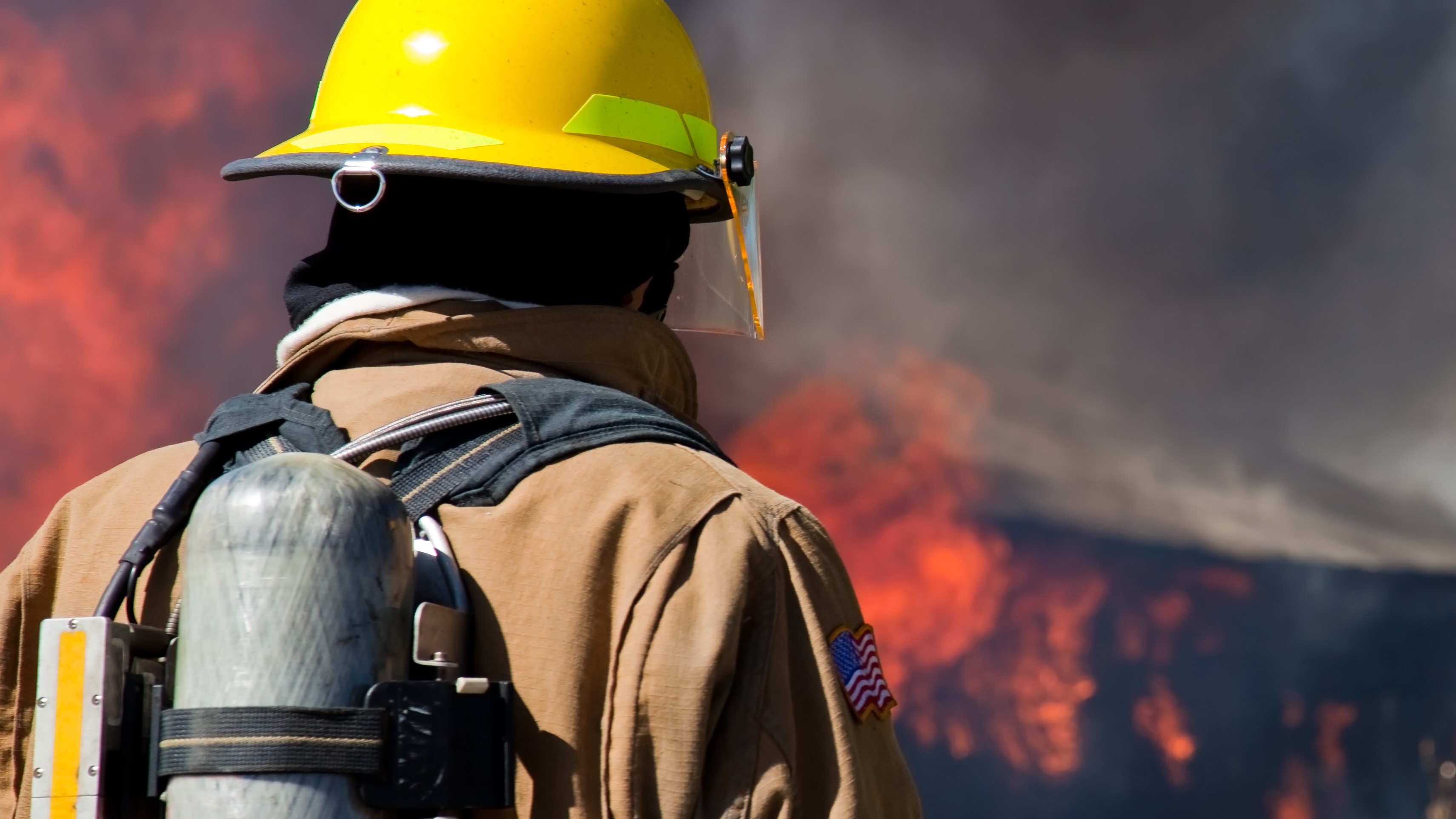 Se desata incendio en negocio de Piñones