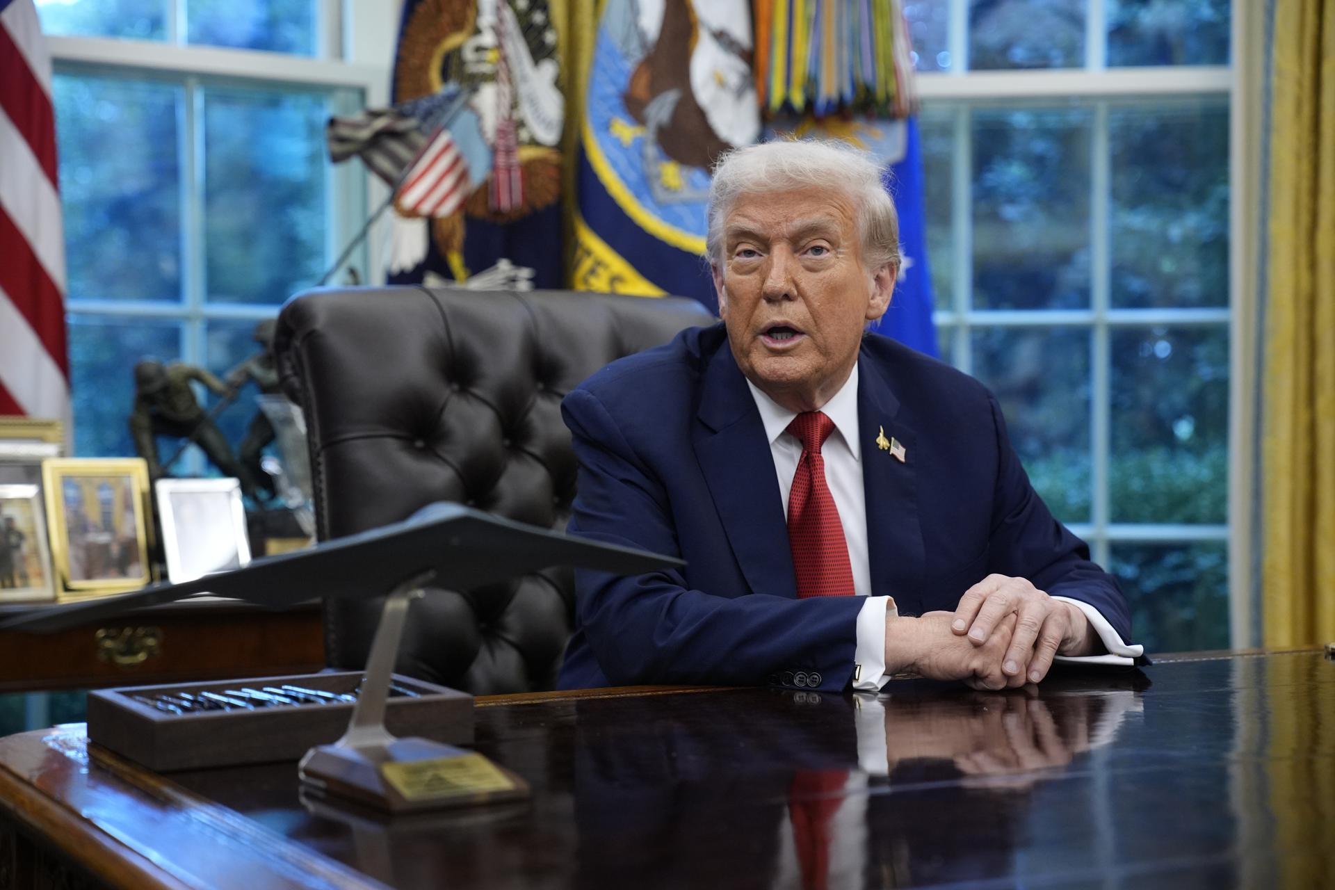 Trump anuncia plan para imponer aranceles de hasta 200% a medicamentos genéricos