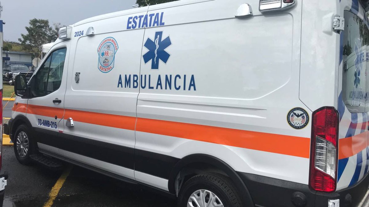 Conductora que manejaba en alegado exceso de velocidad impacta a 4 peatones