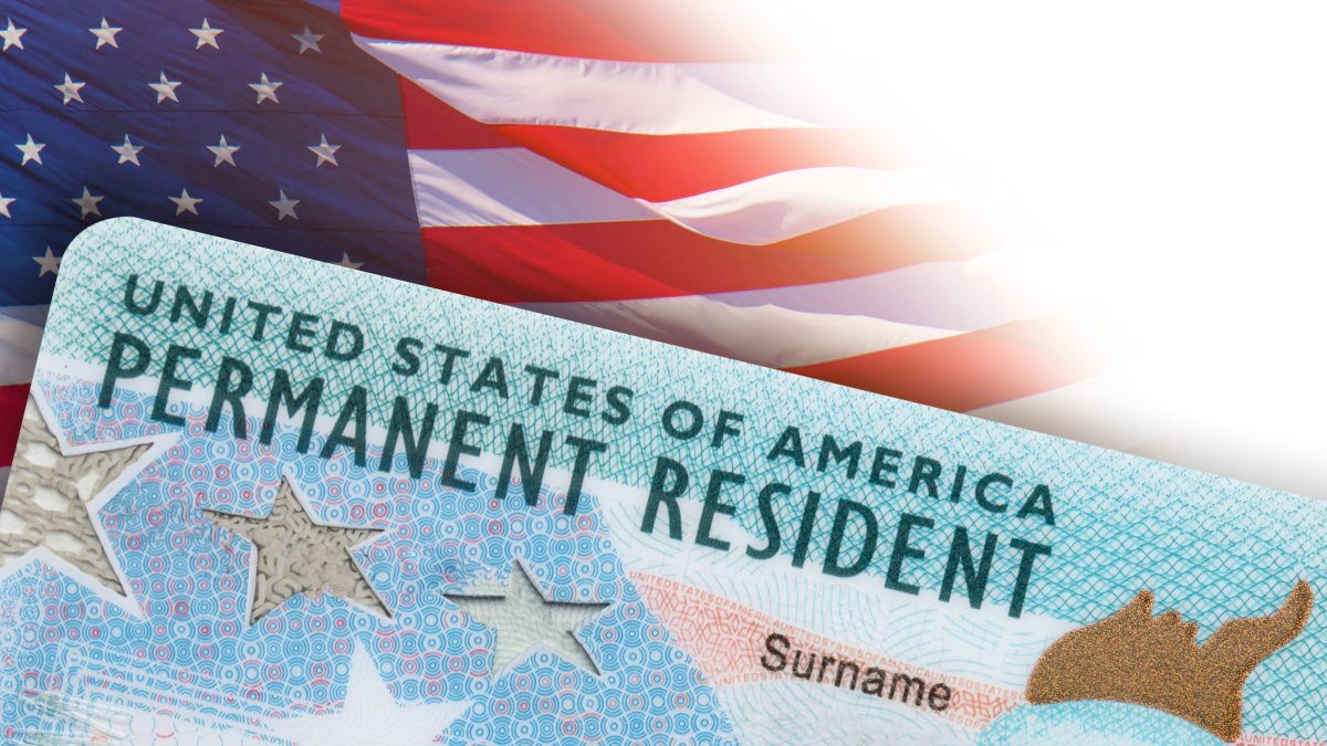 DHS aclara que nueva política de "green cards" no afectará a profesionales calificados