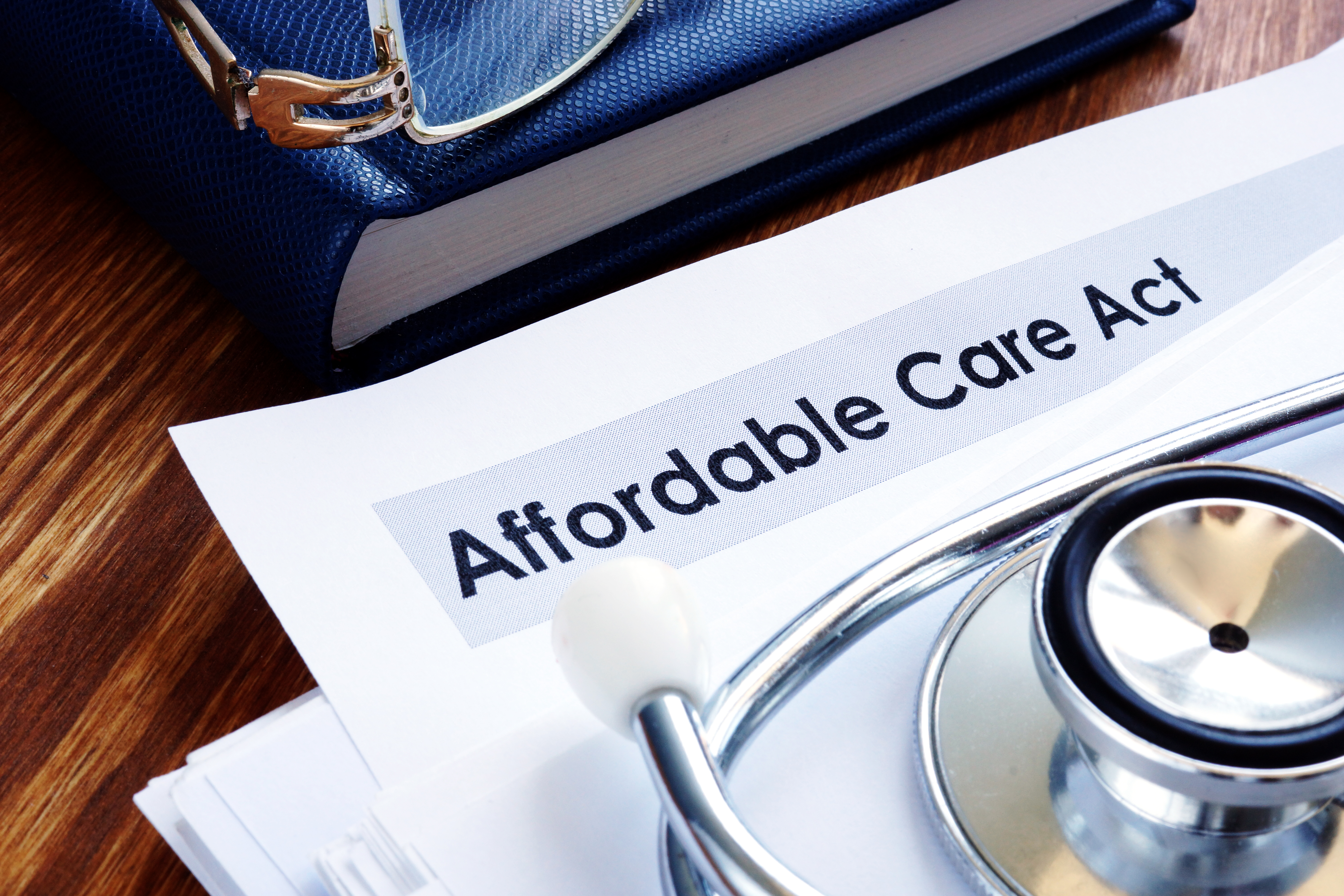 Millones de estadounidenses pierden cobertura de Obamacare tras vencer subsidios y aumentar costos