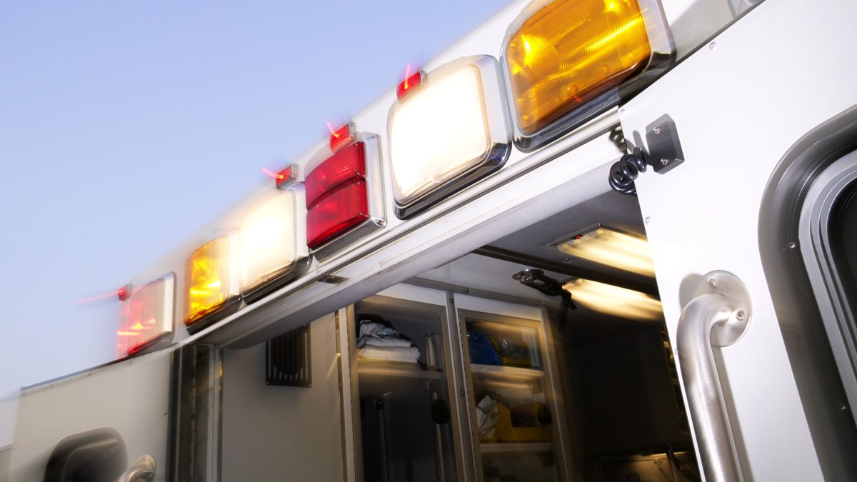 En condición de cuidado hombre herido de bala frente a negocio en Bayamón