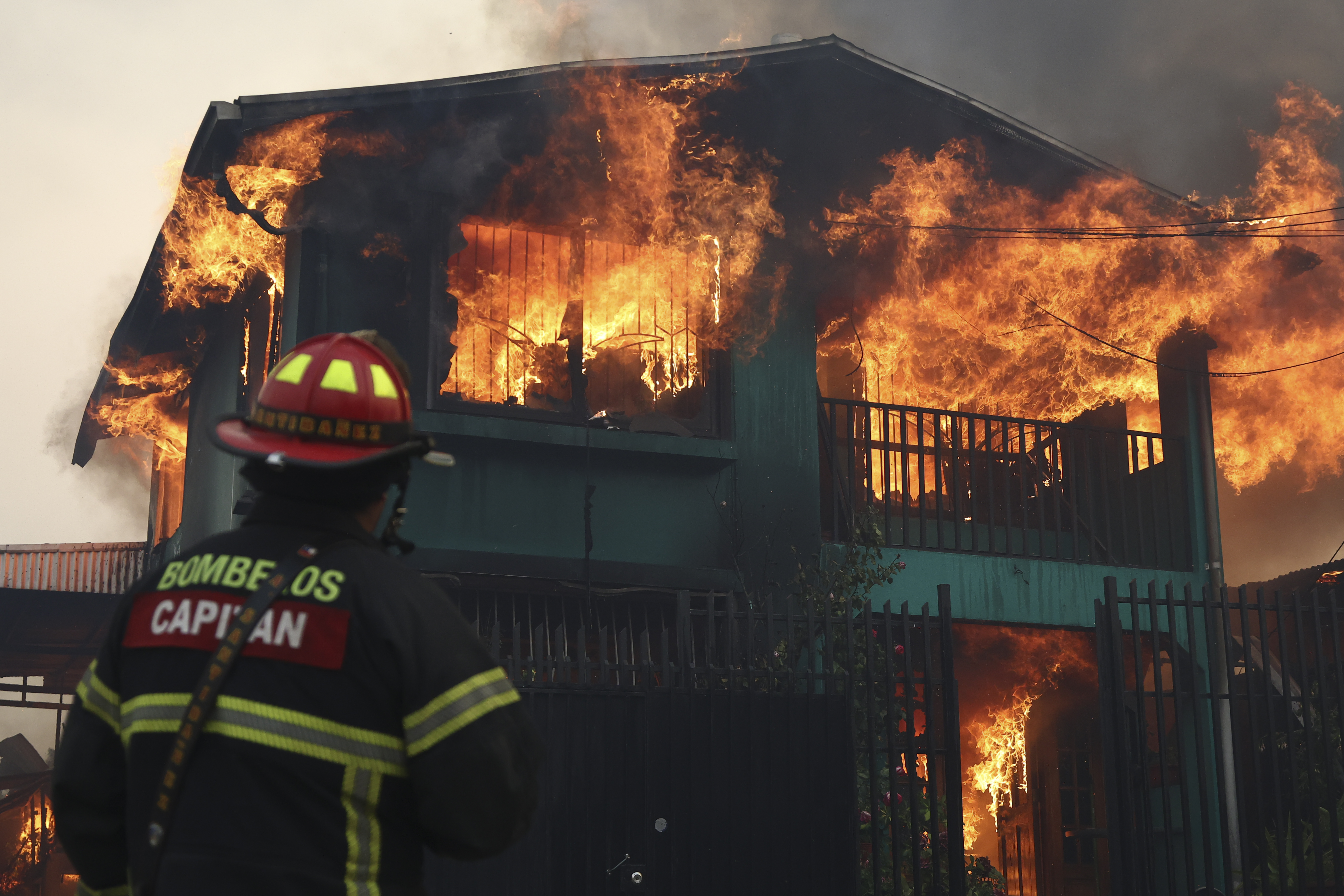 Reportan varios muertos en Chile por incendios forestales – Telemundo Puerto Rico