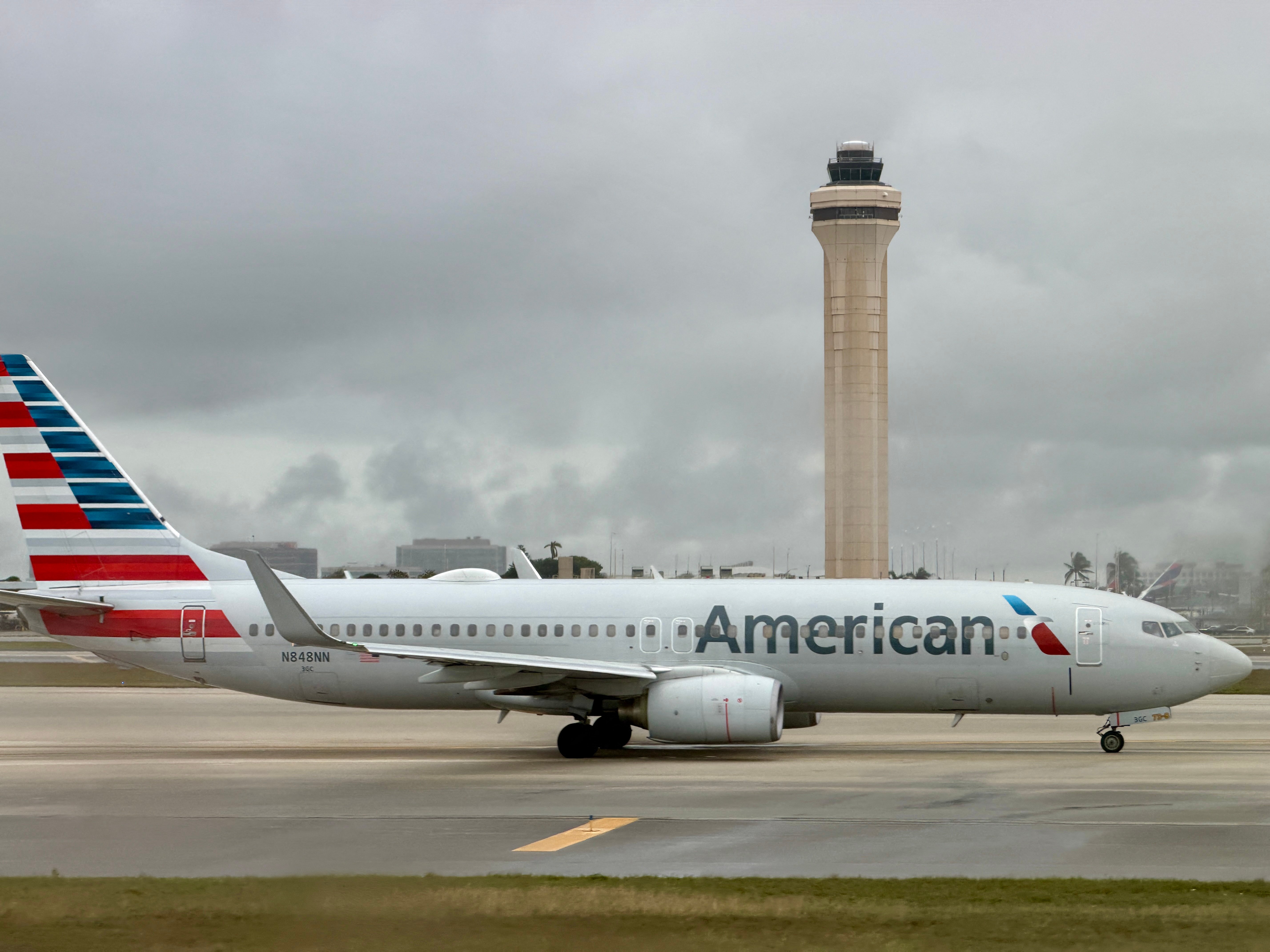 American Airlines reporta problemas en sus sistemas informáticos