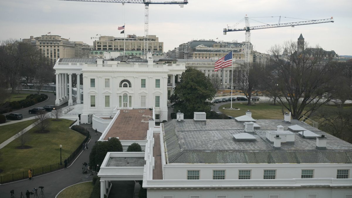 Juez ordena a Trump detener la construcción de salón de baile en la Casa Blanca