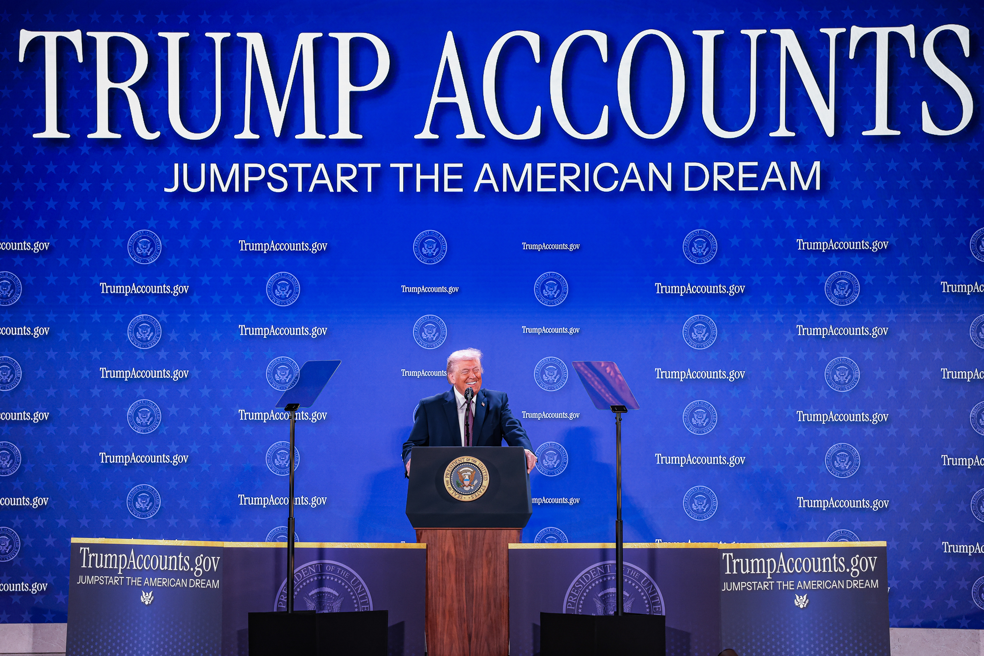 Cuentas Trump disponibles desde el 4 de julio con $1,000 para recién nacidos; lo que debes saber