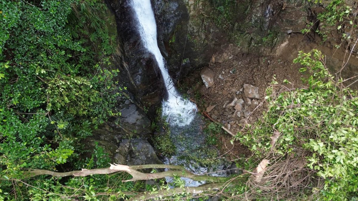 Cierran el charco “La Soplaera” en Peñuelas por desprendimiento de terreno