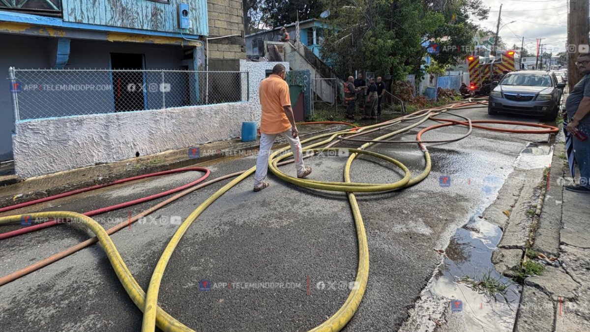 Incendio consume tres residencias en comunidad de Ponce
