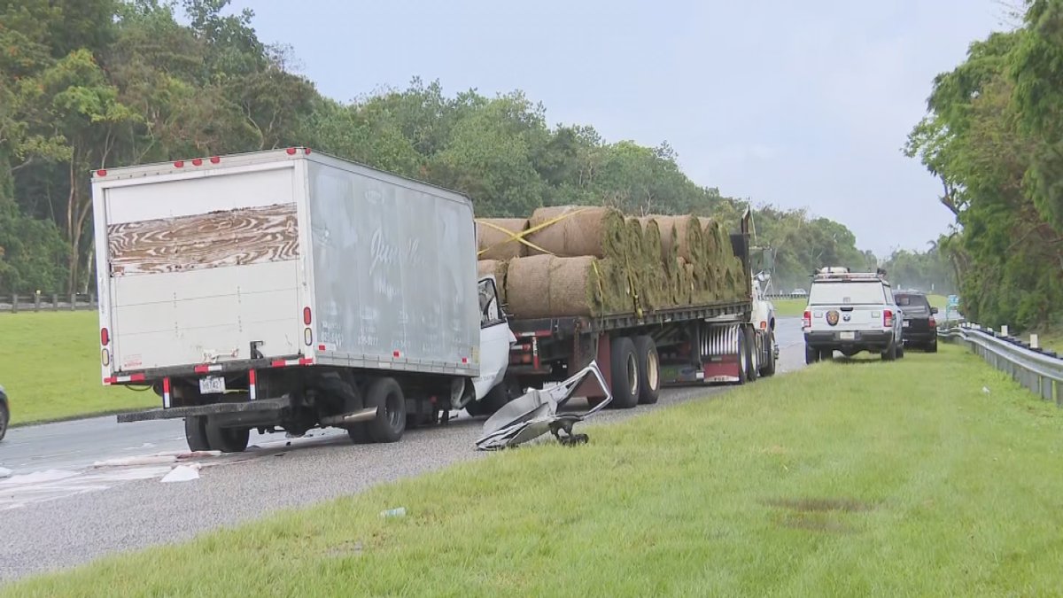 Aparatoso accidente con camiones en Cayey