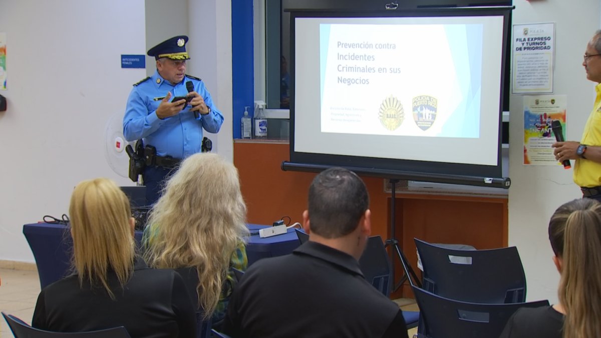 Policía comparte a comerciantes estrategias de seguridad y vigilancia