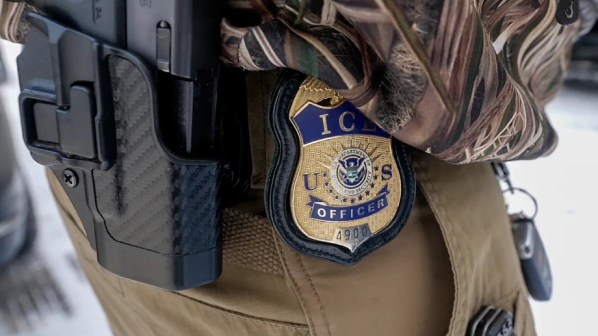 Reporte: arrestos de inmigrantes sin antecedentes penales por ICE se disparan en un 770%
