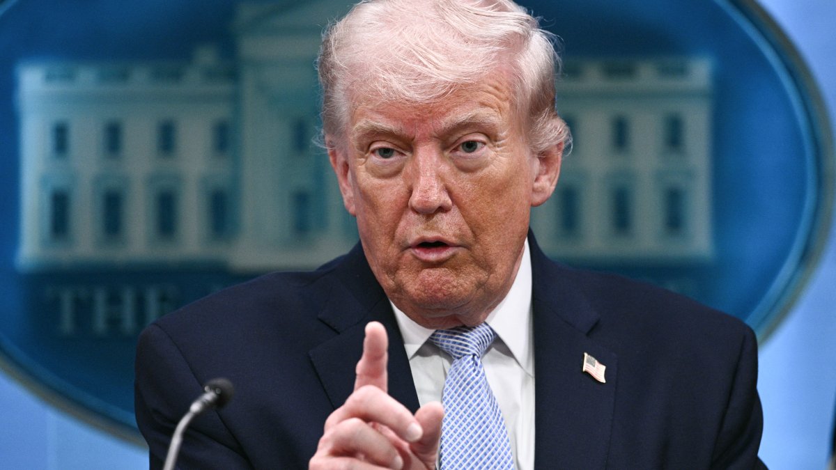 Trump publica una imagen en la que parece encarnar a Jesucristo