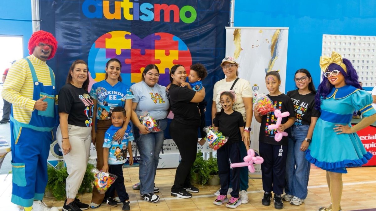 Cataño reúne a estudiantes con autismo en jornada inclusiva de actividades recreativas y deportivas