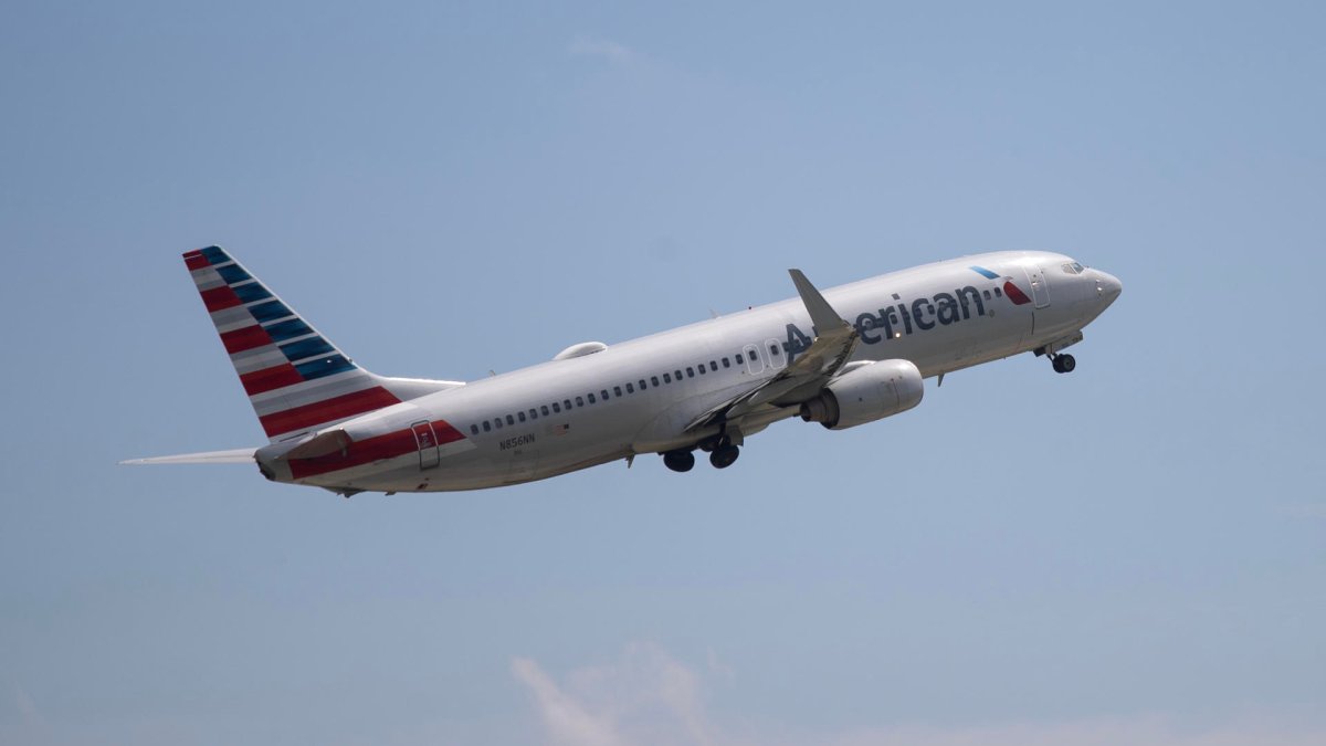 American Airlines descarta fusión con United y asegura que no está interesada