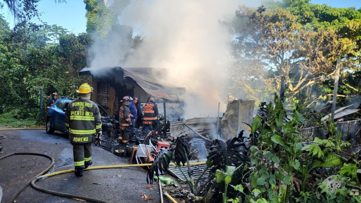 Dos adultos mayores mueren en incendio en residencia del barrio Limón de Mayagüez
