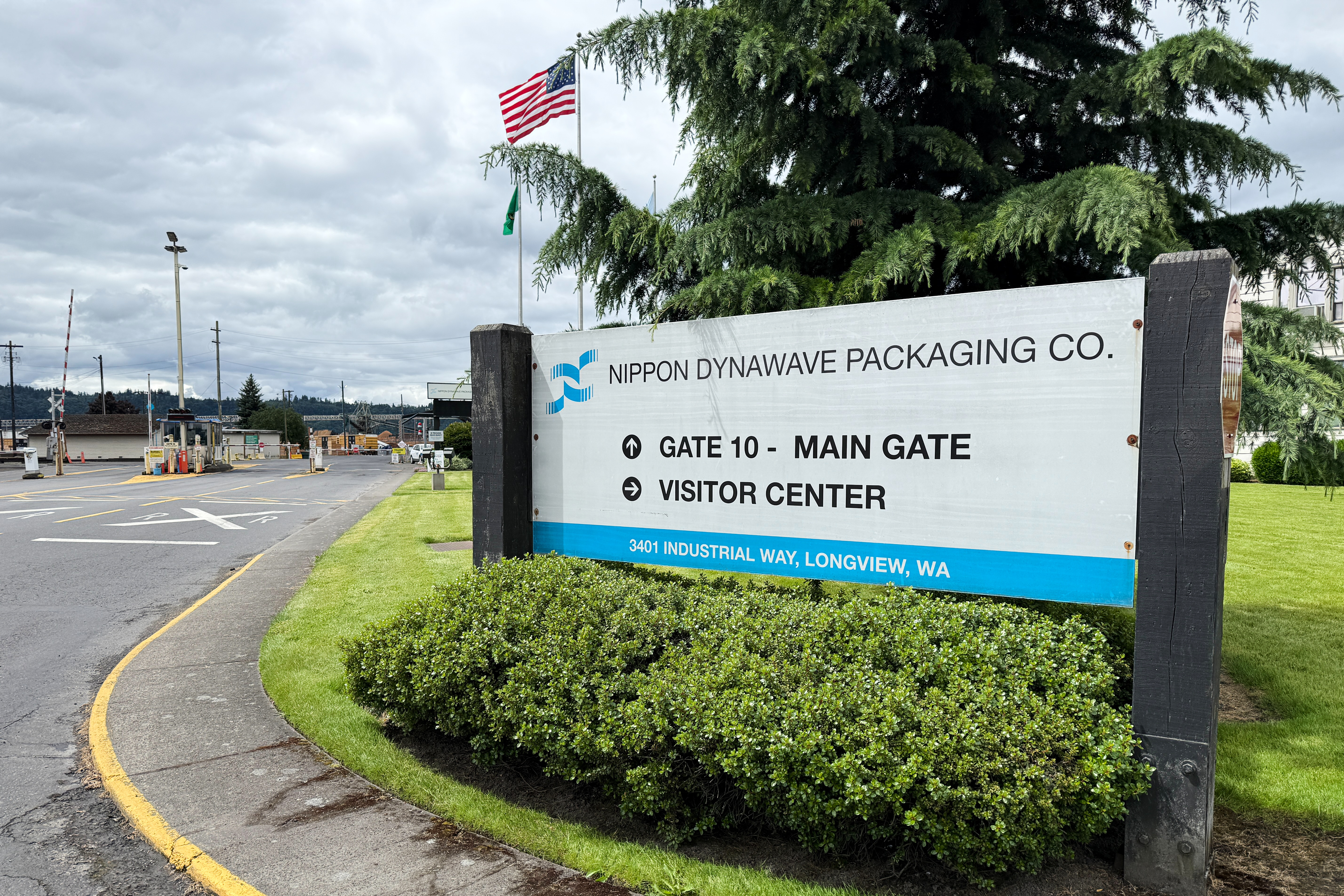 Implosión de tanque químico en planta de Washington deja 10 heridos y un número incierto de muertos