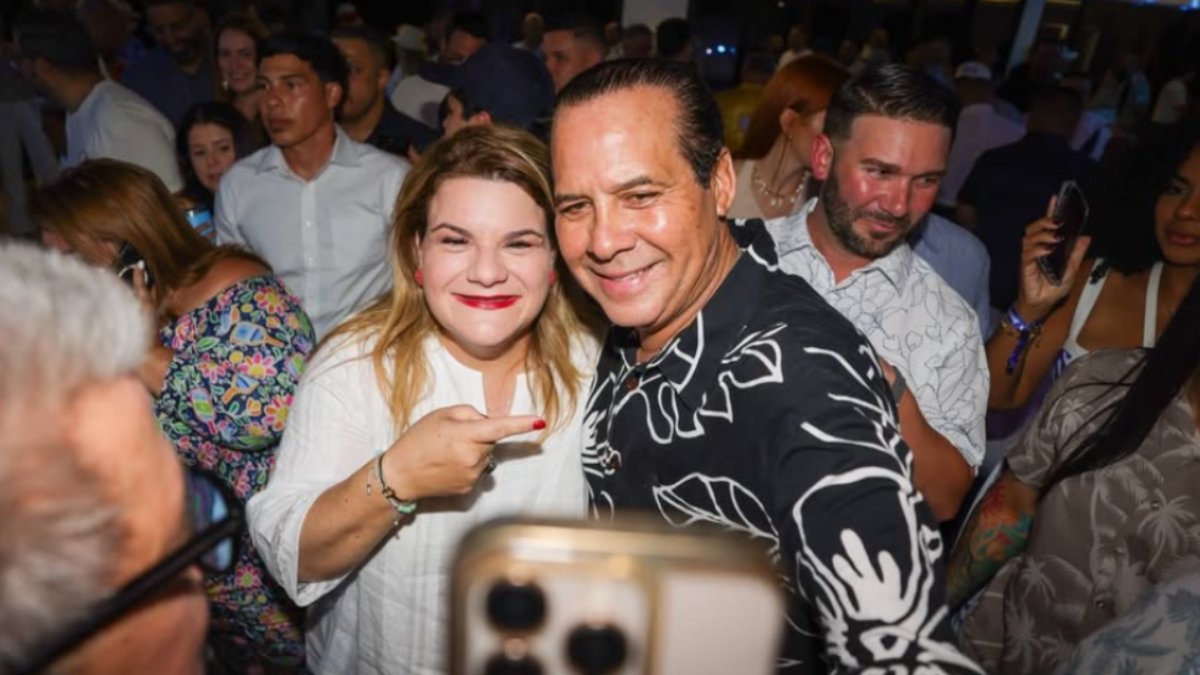 Jennifer González bromea sobre manifestantes en actividad de recaudación de fondos en Isla Verde
