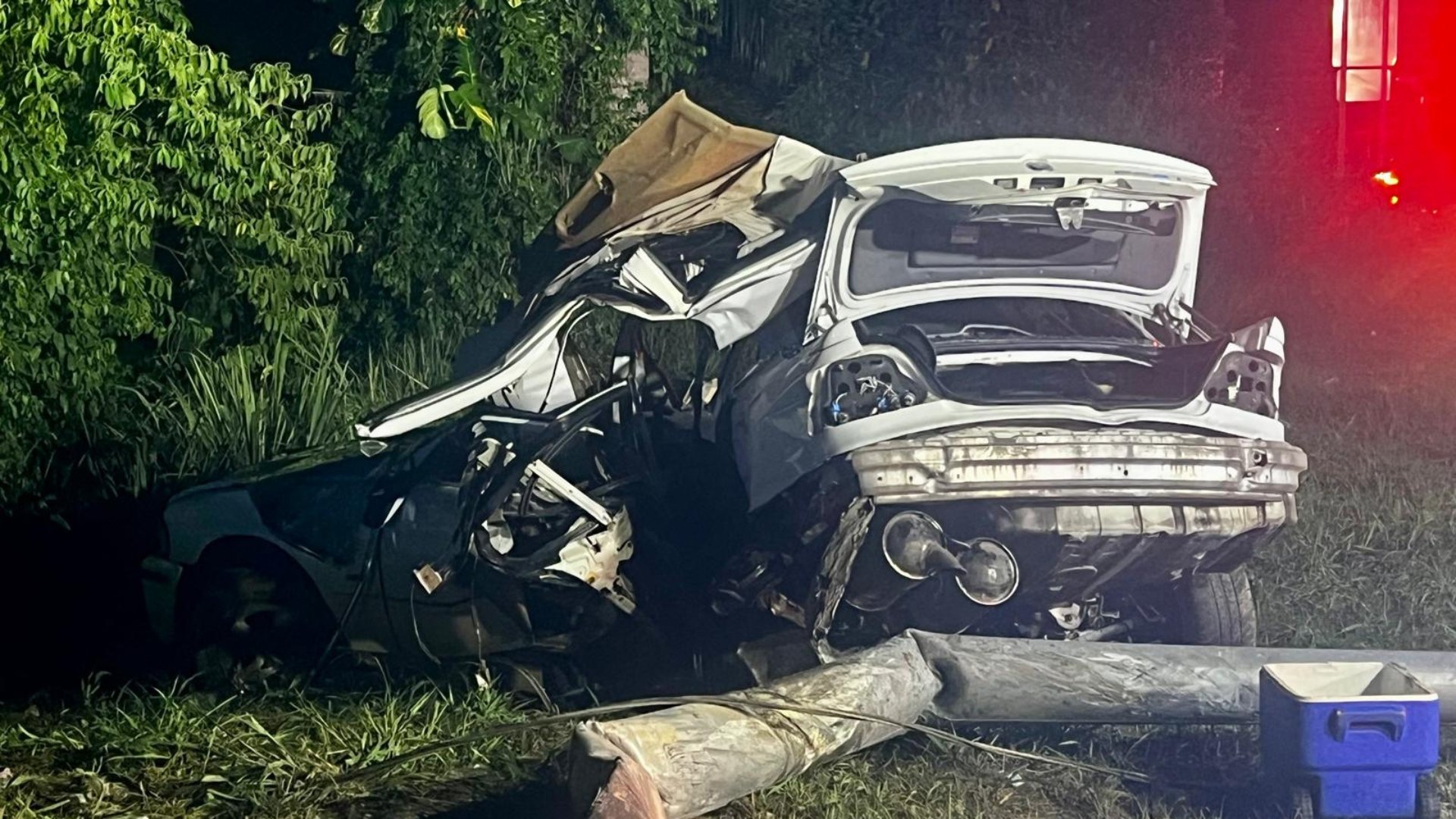 Dos jóvenes mueren en aparatoso accidente en Manatí