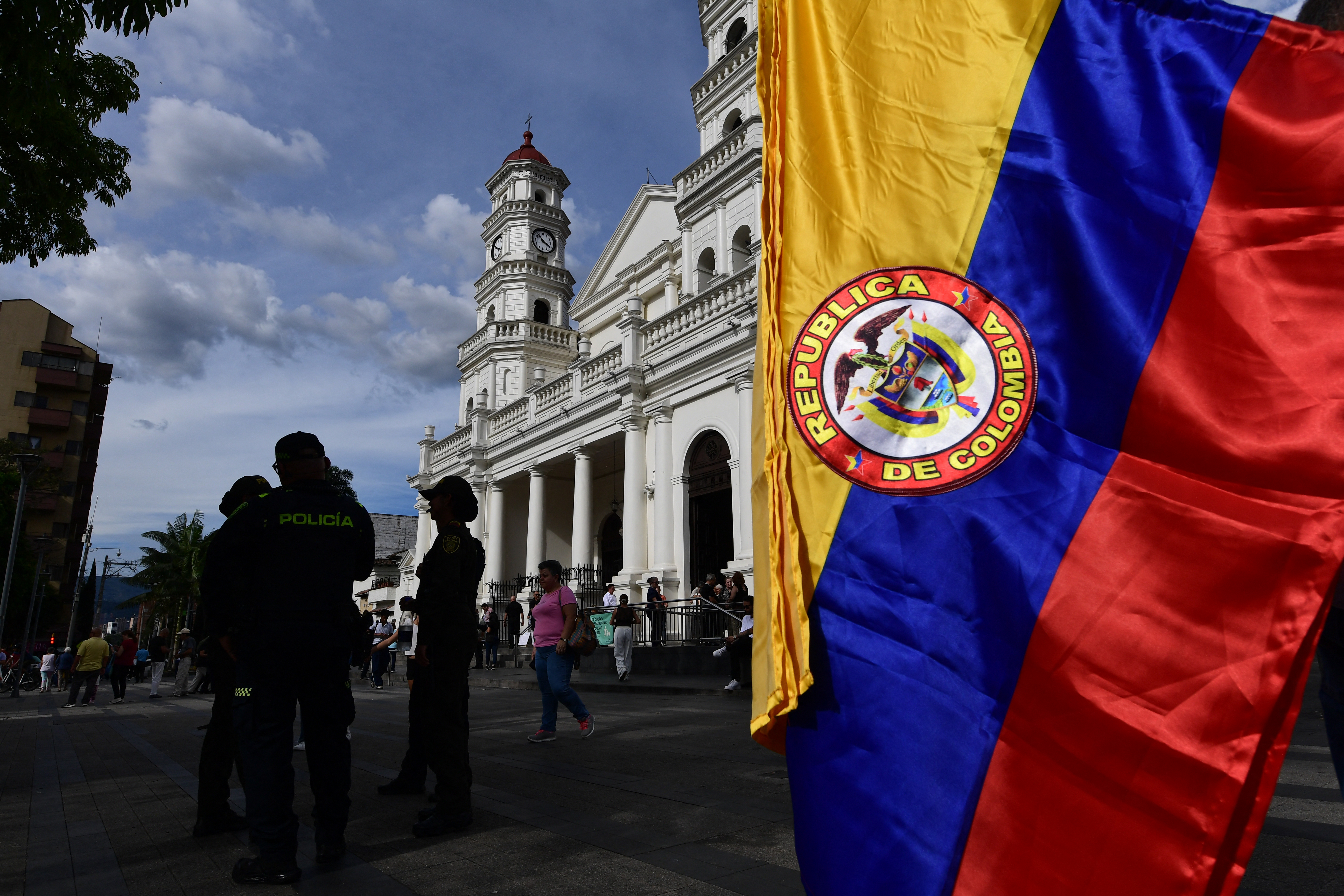 Colombia: asesinan a tiros a exalcalde municipal junto a asesor