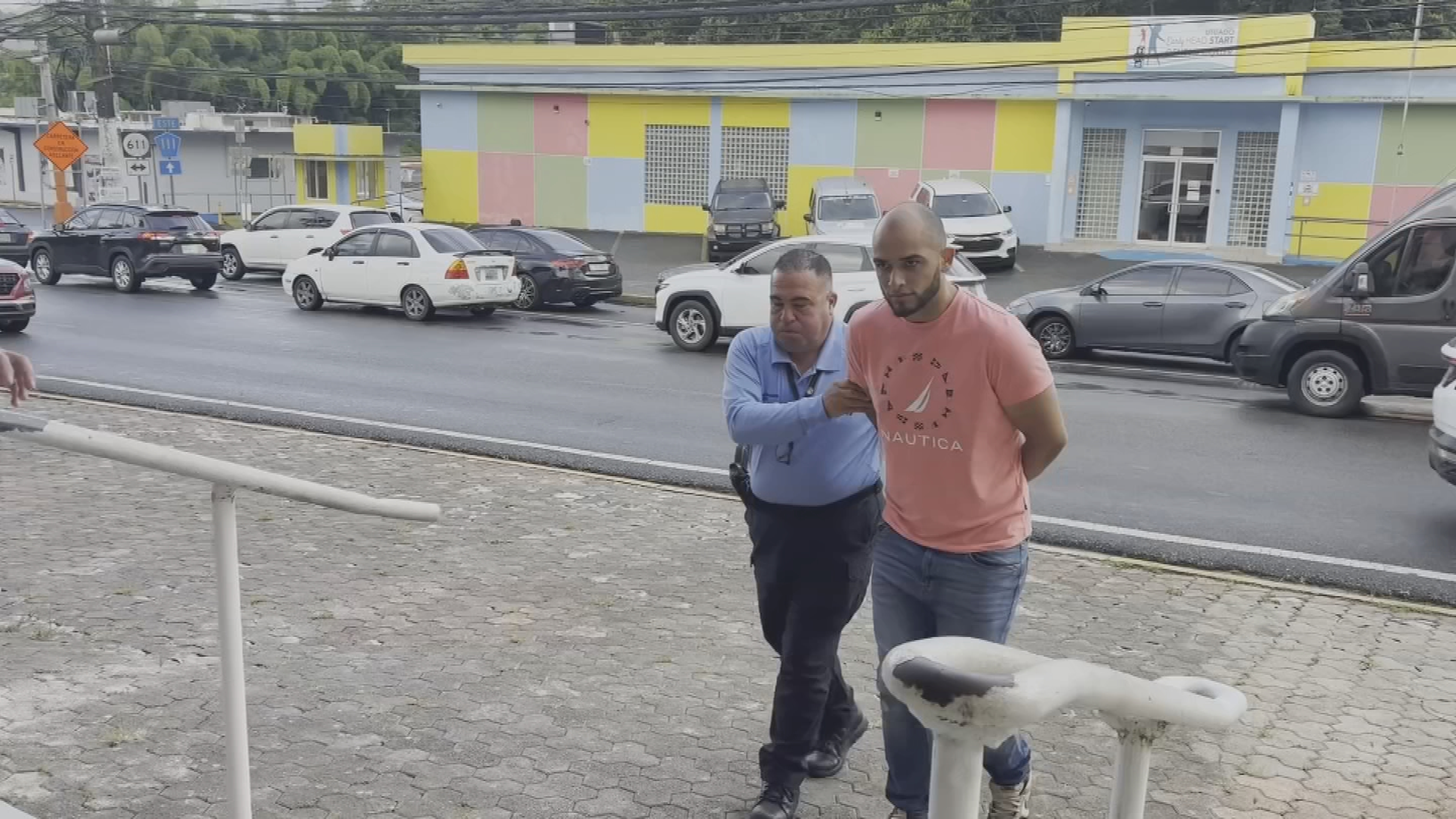 Imputan a oficial correccional por robos en varias casas en Camuy