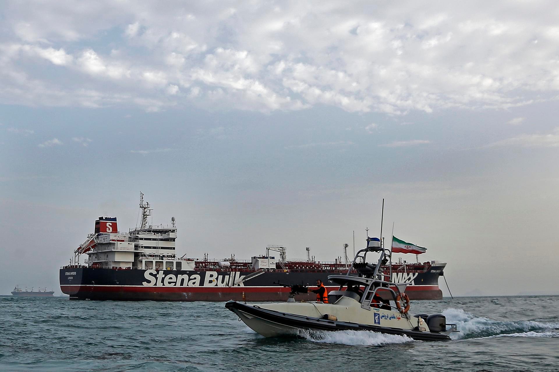 Irán cierra de nuevo el estrecho de Ormuz tras mortales ataques de Israel en Líbano