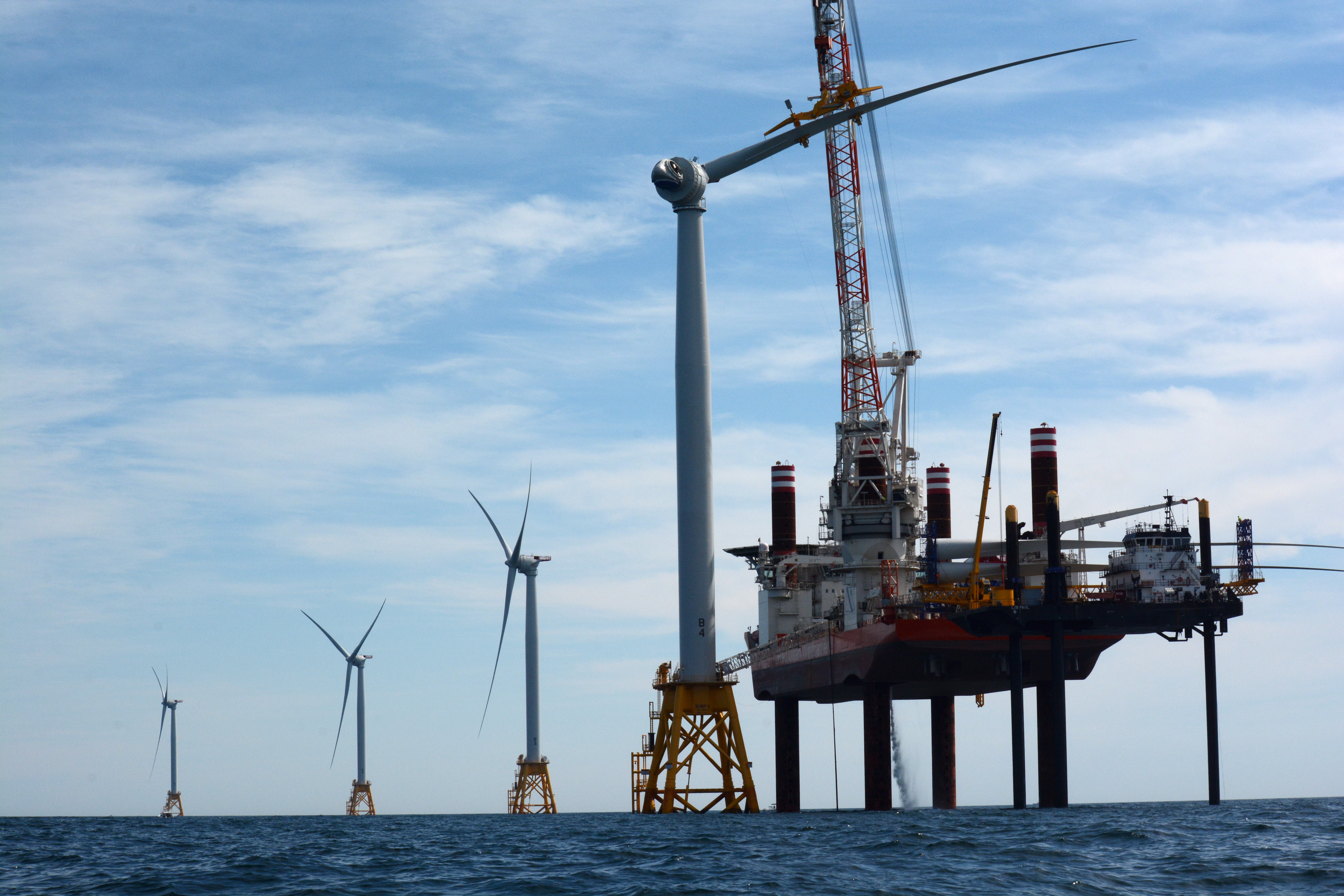 Gobierno de Trump frena proyectos de energía eólica marina al recomprar arrendamientos