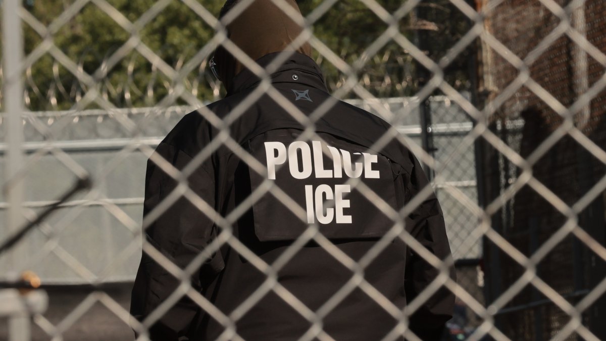 ICE elimina política que exigía reportar muertes de detenidos liberados de custodia