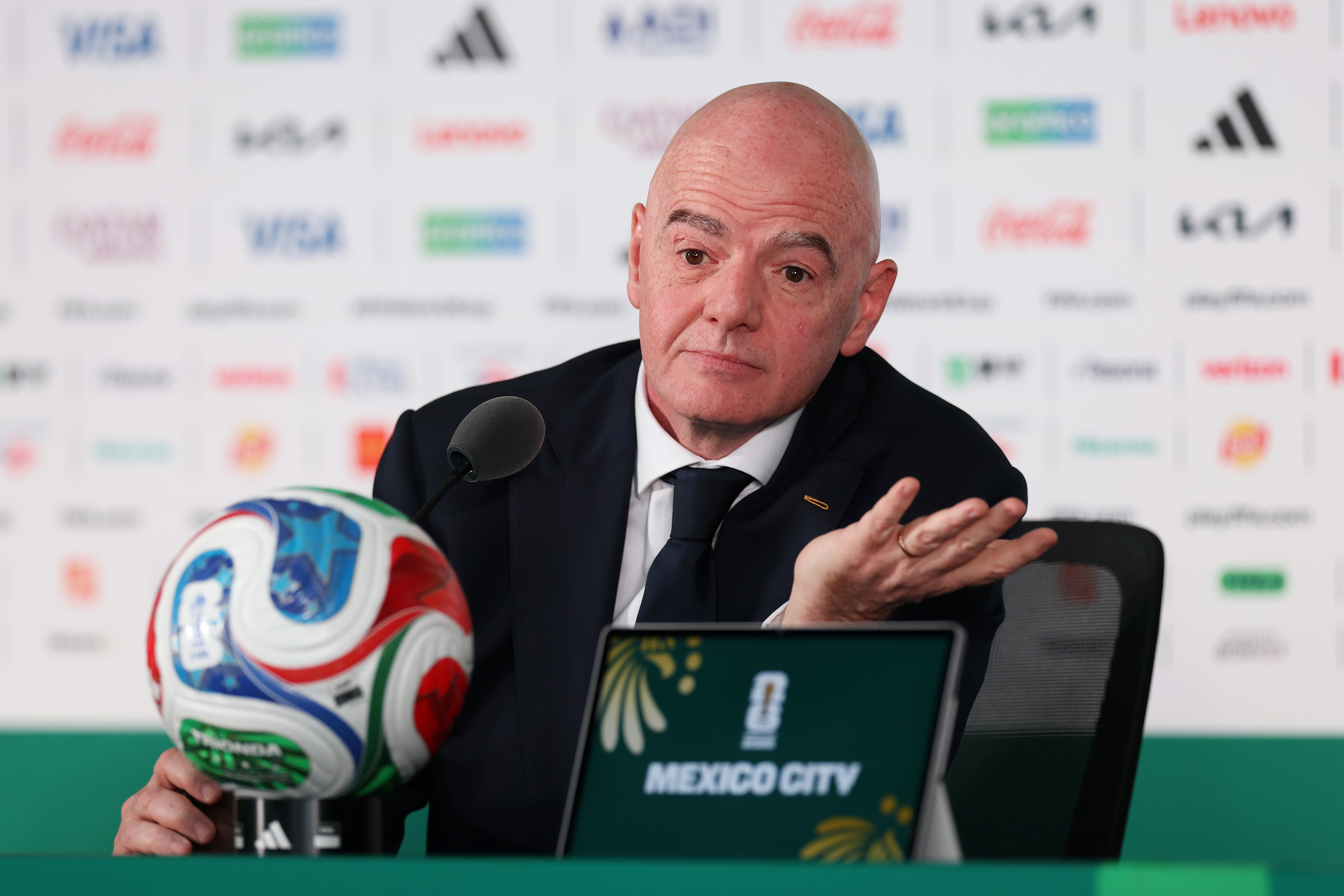 Infantino defiende precios de entradas al Mundial; los compa