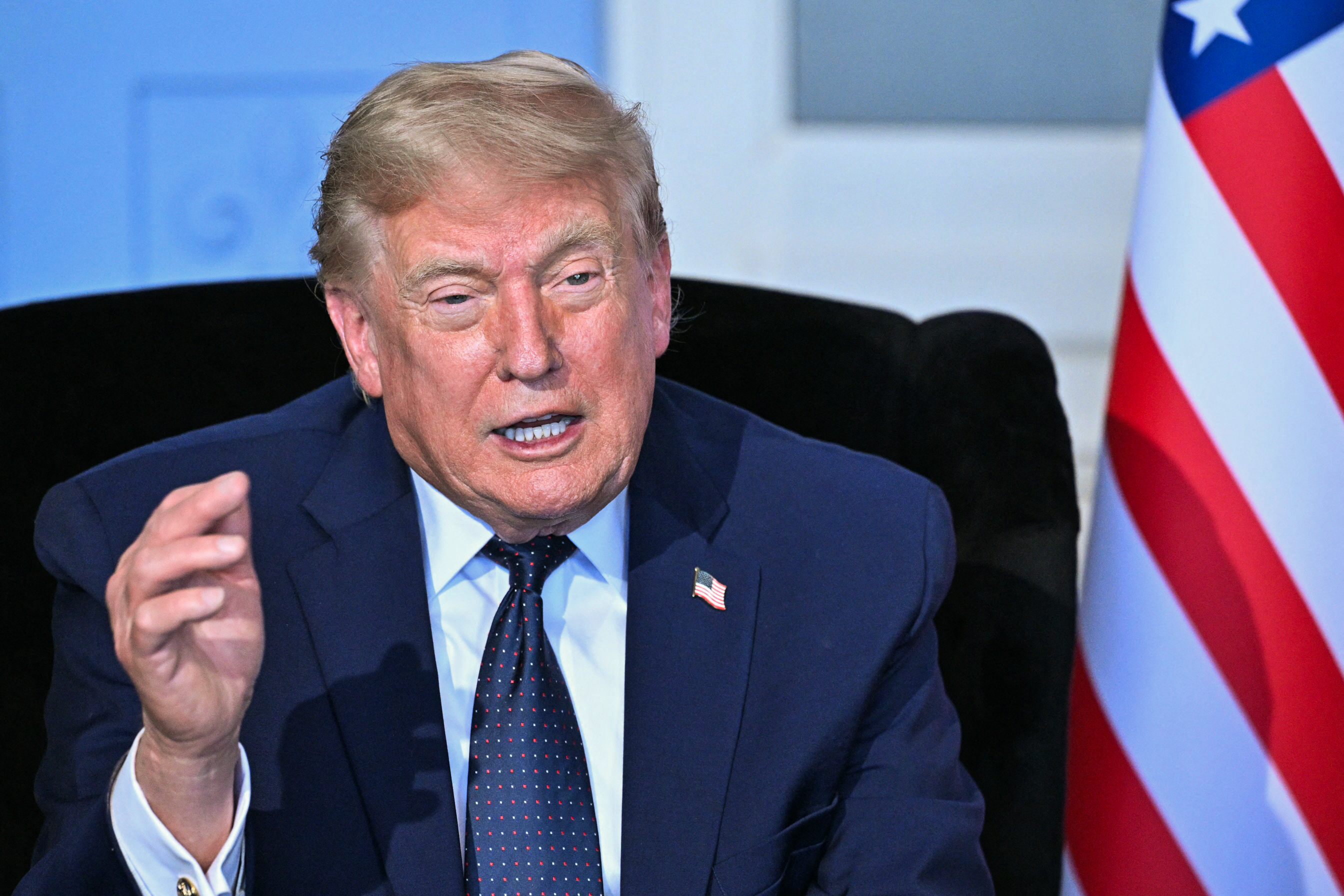 Trump obliga a las empresas estadounidenses a fabricar más armas